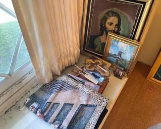 #12032 • Crosses, Art Work and Bible
