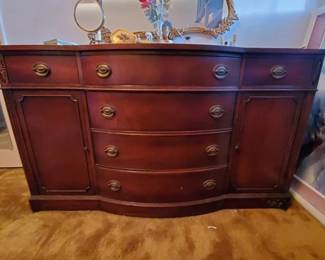 #13514 • Vintage Drexel Dresser

