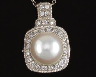 Ladies Gold, Pearl and Diamond Pendant on Chain 