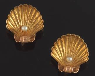 A Pair of Gold Seashell Earrings with Pearl 
