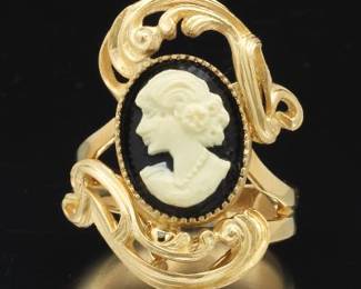 Italian Gold Baroque Style Cameo Ring 