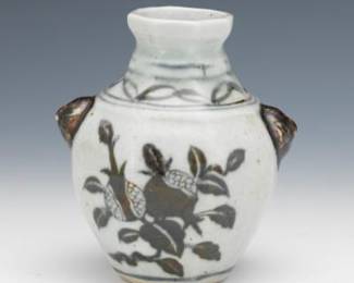 Chinese Yuan Dynasty Style Porcelain Pomegranate Cabinet Vase