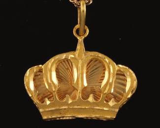 Ladies Gold Royal Crown Pendant on Chain 