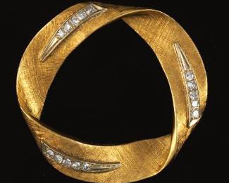 Gold and Diamond Round Brooch 
