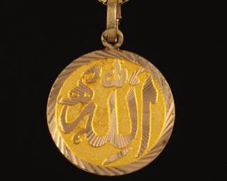 Balestro 18K Gold Chain with 18K Gold Medallion 