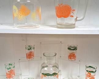 1 PYREX ORANGE JUICE PITCHER & OTHERS