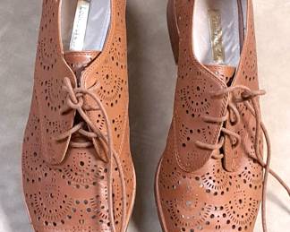 LEATHER LADIES SHOES