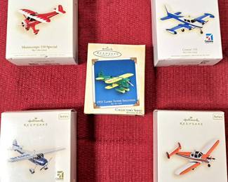 HALLMARK CHRISTMAS ORNAMENTS LOT