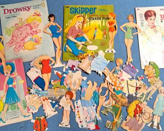PAPER DOLLS LOT