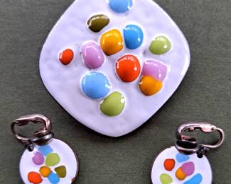 VINTAGE ENAMEL BROOCH & EARRINGS 
