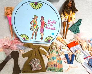 ASSORTED BARBIE AND CLOTHES & SMALL DOLLS LOT