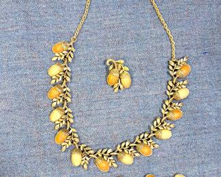 VINTAGE NECKLACE BRACELET JEWELRY