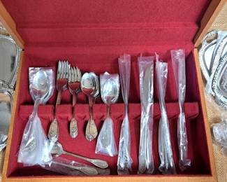 FLATWARE LOT