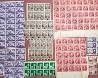 US POSTAGE STAMPS LOT