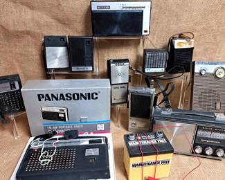 TRANSISTOR RADIO LOT 