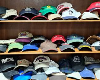 LOT OF BASEBALL HATS CAPS