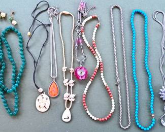 NECKLACE LOT 