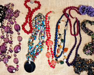BEADED JEWELRY LOT