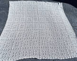 CROCHET TABLECLOTH COVERLET 