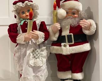 Animated Santa and Mrs Claus