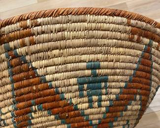 Basket side detail