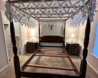 canopy bed