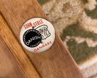 Hans Wegner Chairs, Henning Kjaernulf & Erling Torvits Teak Mid Century Table, Mid Century Danish Furniture, Teak Extendable Dining Table, Four Leaves, Soro Stole Furniture, Soro Stole Danmark, M1774 And Signature 