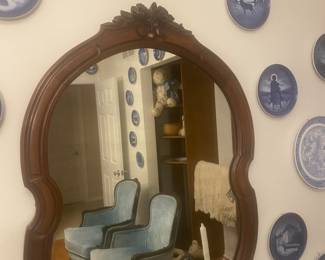 Antique Victorian Mahogany Mirror, Antique Mahogany Hand Carved Flowers Mirror, Antique Serpentine Mahogany Mirror 