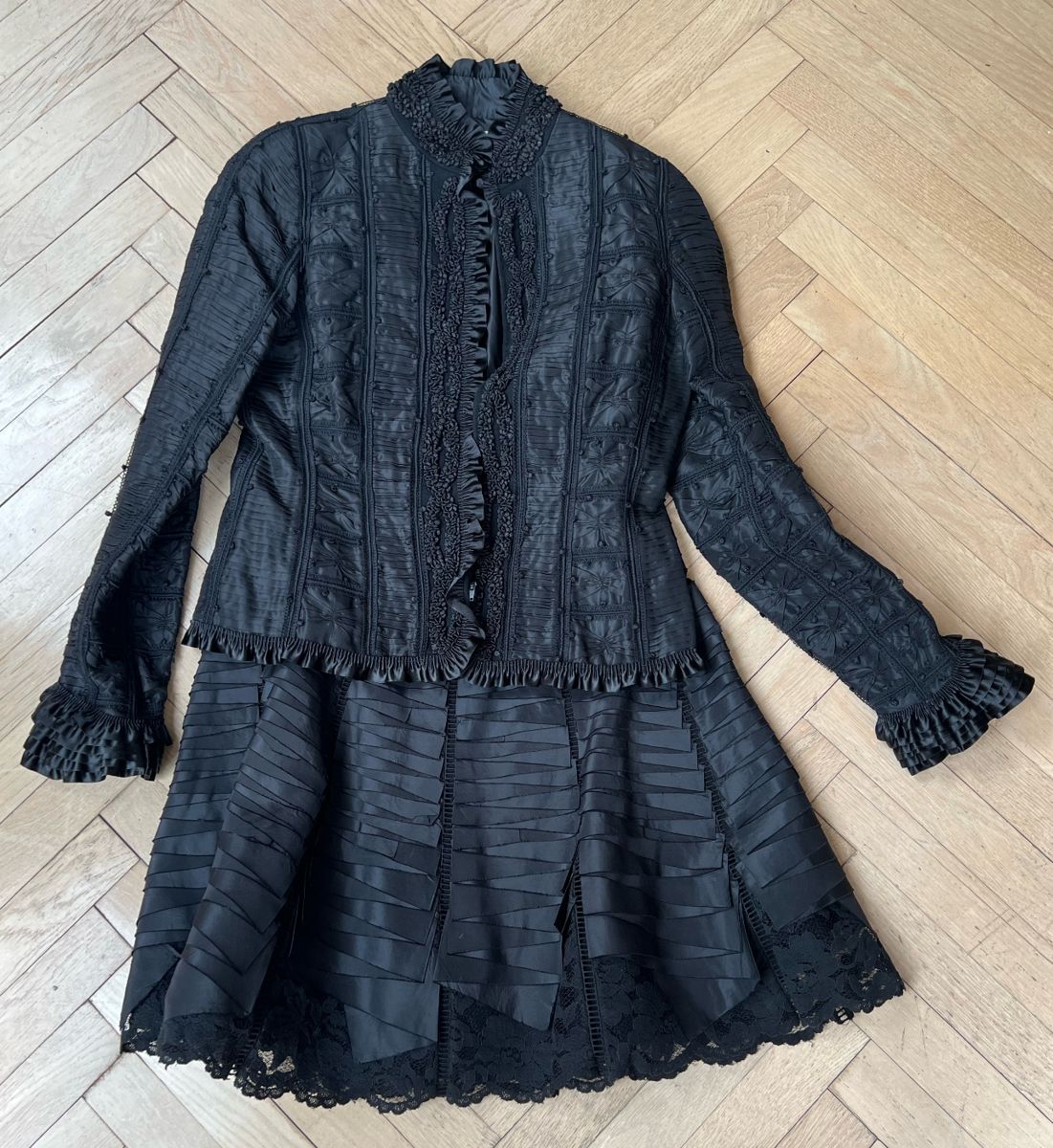 Evening Wear “Opera Season!!” Oscar de la Renta Two Piece 