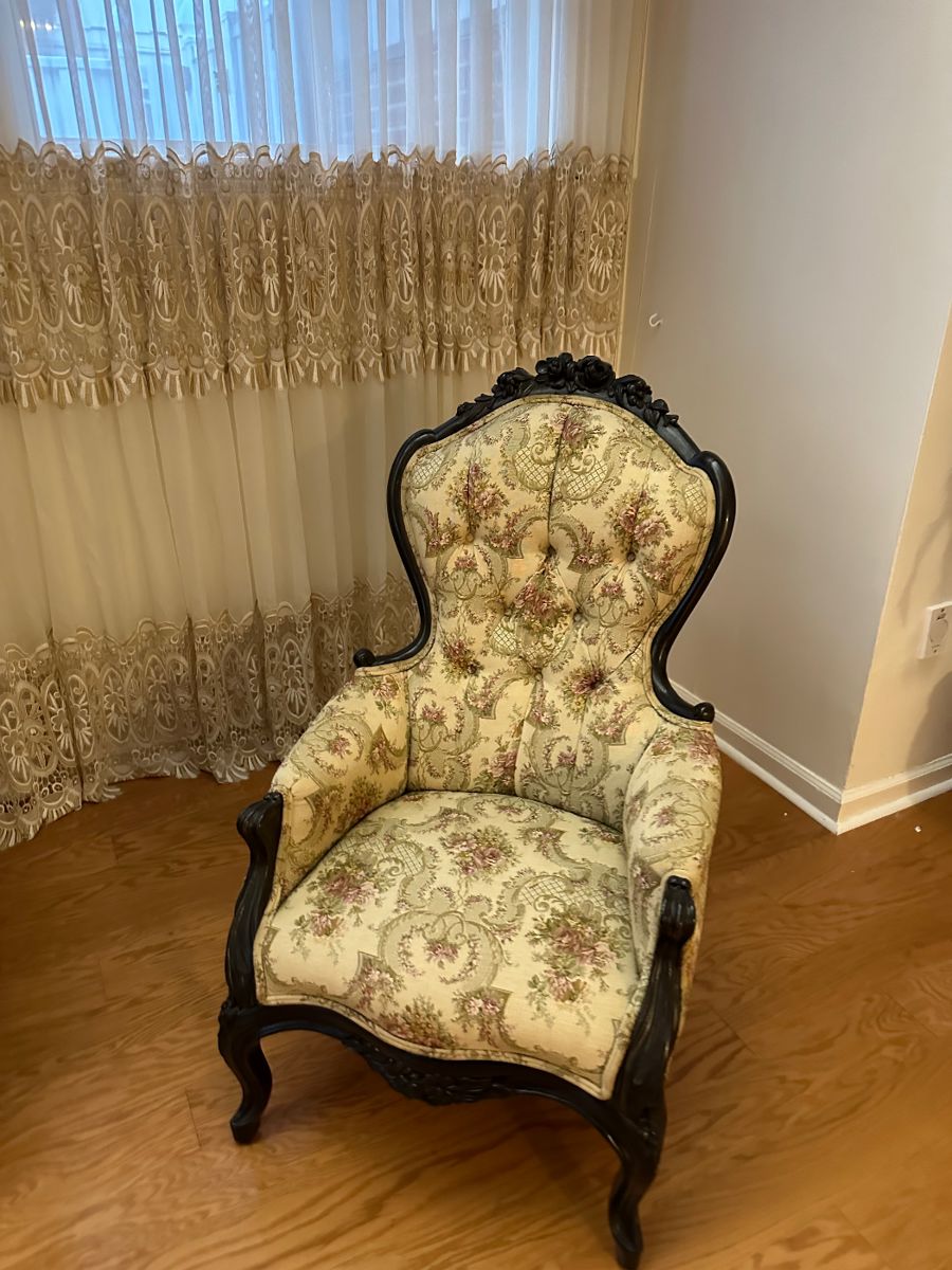 Town & Country Estate Sales in Maywood, NJ starts on 12/2/2023