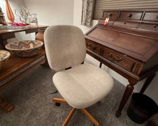 Very comfortable desk chair