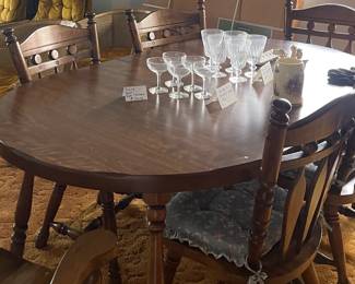 Dining room table and 6 chairs