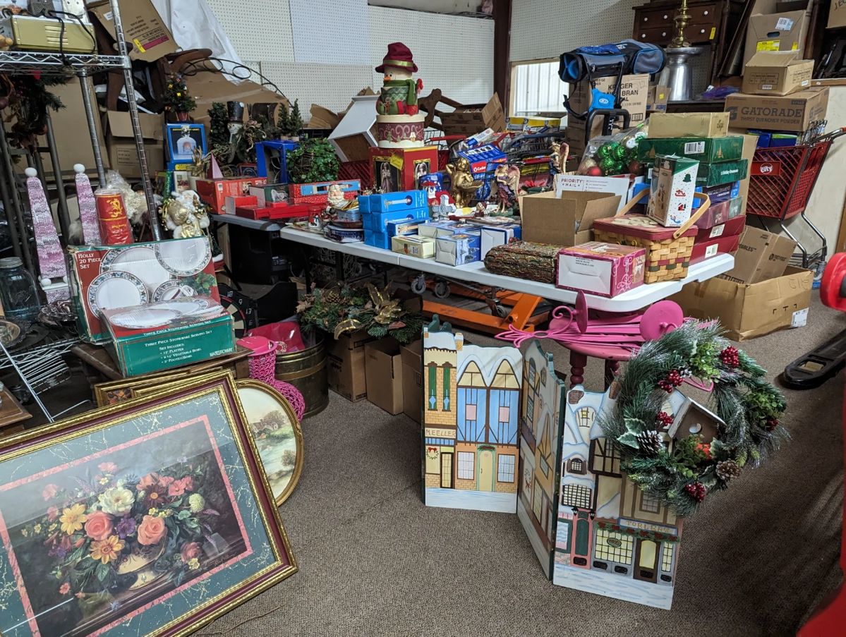 Hwy 111 Sunday Auction in Sparta, TN starts on 12/3/2023