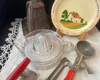 Devon Torguay Motto Plate Vintage Kitchen Items