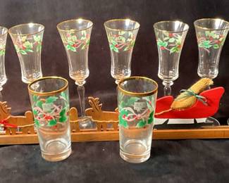 Mikasa Holiday Stemware Santa Sleigh Centerpiece