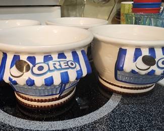 Oreo Ice Cream Bowls! Classic!