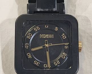 Nixon Riot Watch - Matte Black / Gold