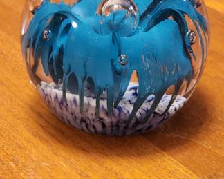 Fifth avenue crystal paperweight Controlled Bubbles Blue Teal