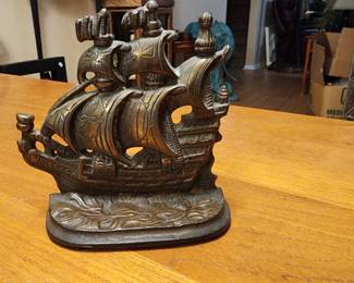 Heavy Metal Spanish Galleon Ship Bookend