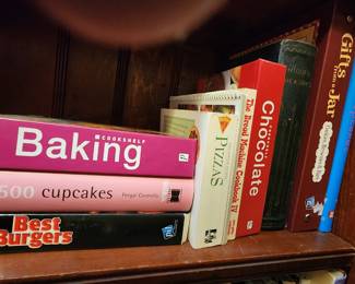 500 Cupcakes, The Bread Machine Cookbook IV, Gifts from a Jar...