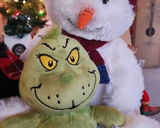 Aurora Dr. Seuss Grinch Palm Pal Green Stuffed Doll
