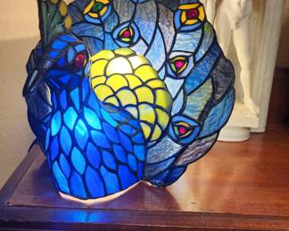 Tiffany Style Peacock Table Lamp European Creative
