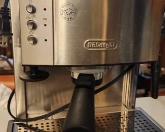 DeLonghi Ec702 15 Bar Pump Driven Espresso Latte and Cappuccino Maker Stainless