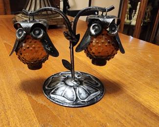 Vintage MCM Brushed Metal Owl Salt & Pepper Shakers Silver Gray With Stand