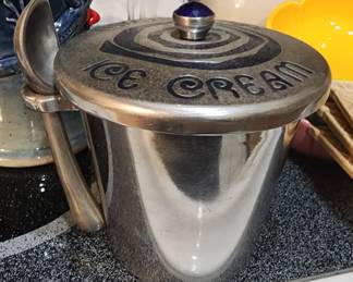 Vintage Wild Eye Designs Ice Cream Container with Spoon