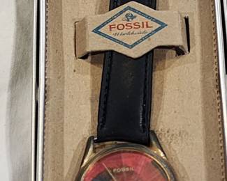 Vintage Fossil Watch with Pyramid Crystal Face Pc-7372