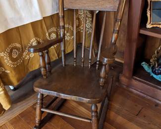 CHILD ROCKING CHAIR