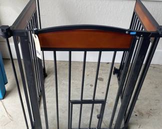 Carlson adjustable Pet gate