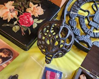 Assorted Cast Trivets Singer Sewing Machine Wheel, Cast Yard Holder