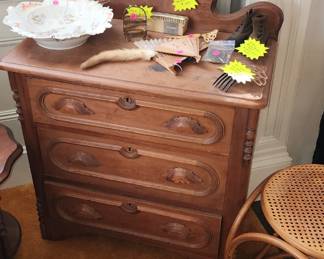 1800"s Small Baachelors Chest